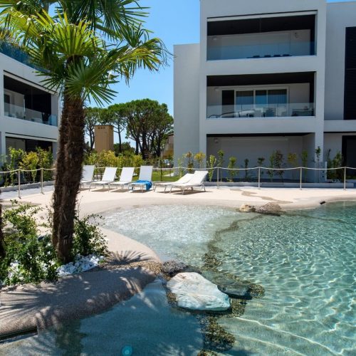 Piscinas de Areia com Design Orgânico: A Nova Arquitetura Natural para Espaços Premium em 2026