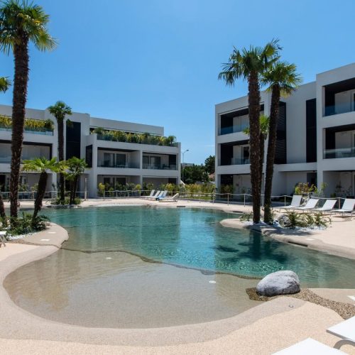 Piscinas de Areia Compactada: A Escolha Premium para Resorts e Hotéis em 2026